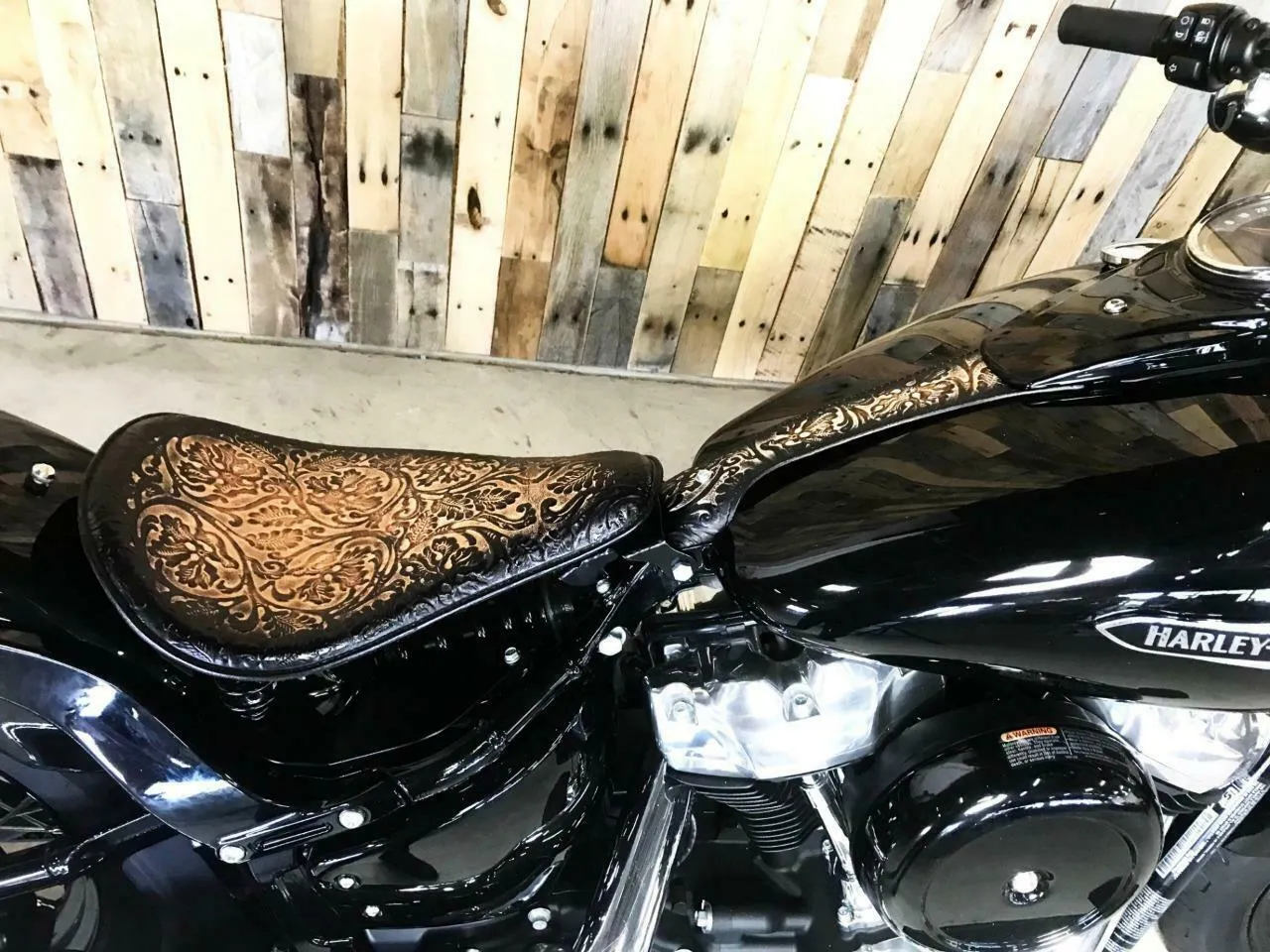 2018-2025 Harley Softail Spring Seat Conversion Mounting Kit 11x16" Oak Leaf bc