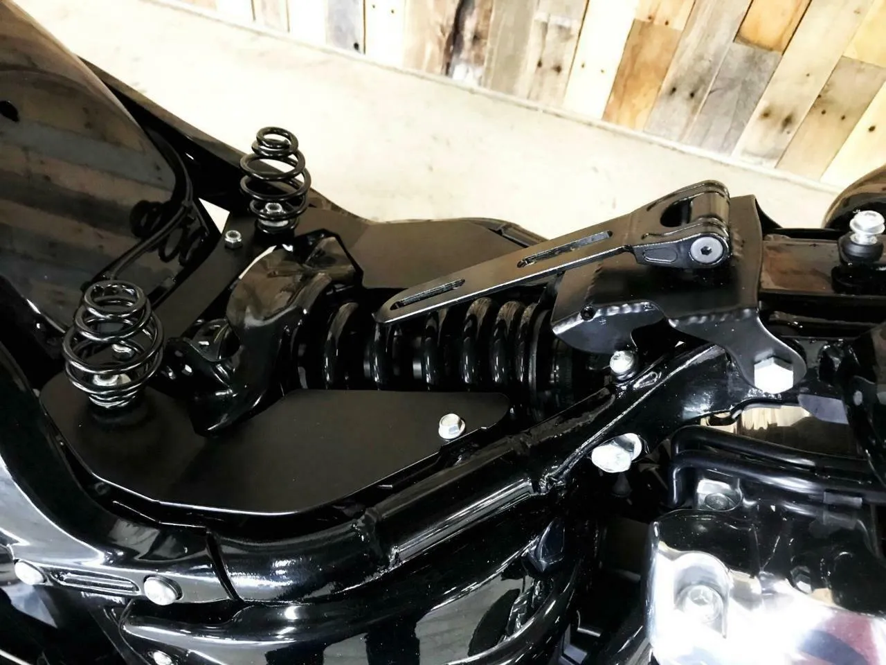 2018-2025 Harley Softail Spring Seat P-Pad T Bib Conversion Mounting Kit 11x16" bc