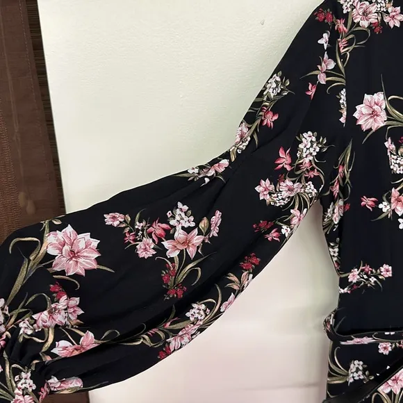 BCBG NWT Multi-color Floral Dress In Red, Black, White, pink, Size 12-