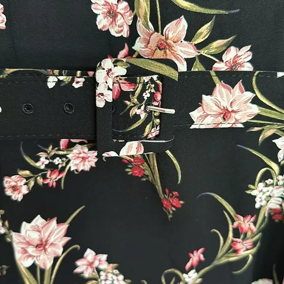 BCBG NWT Multi-color Floral Dress In Red, Black, White, pink, Size 12-