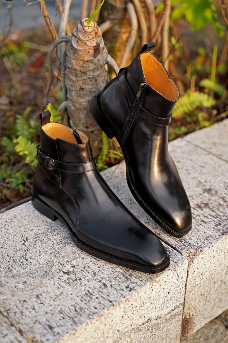 Experience Comfort: Leather Chelsea Boots for Men with Sturdy Sole Support
