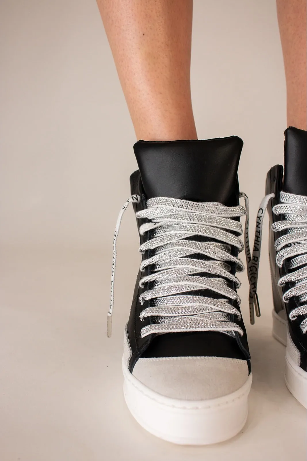 Fearless Nero With White Logo Crystal Laces