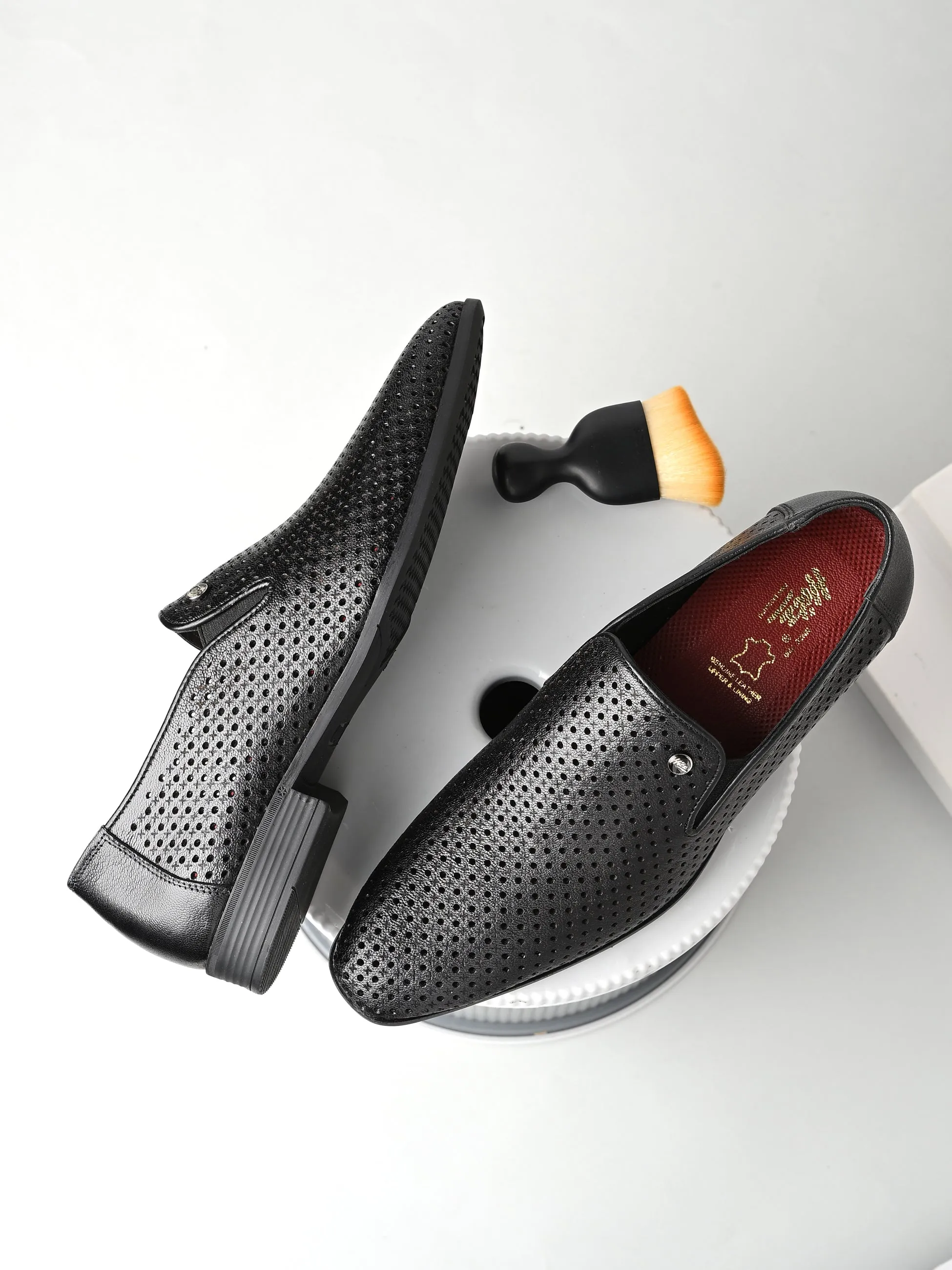 Hitz Men's Black Leather Formal Slip On shoes