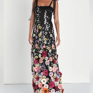 Lulus Thriving pose Black 3D floral Maxi embossed appliqué flowers Medium