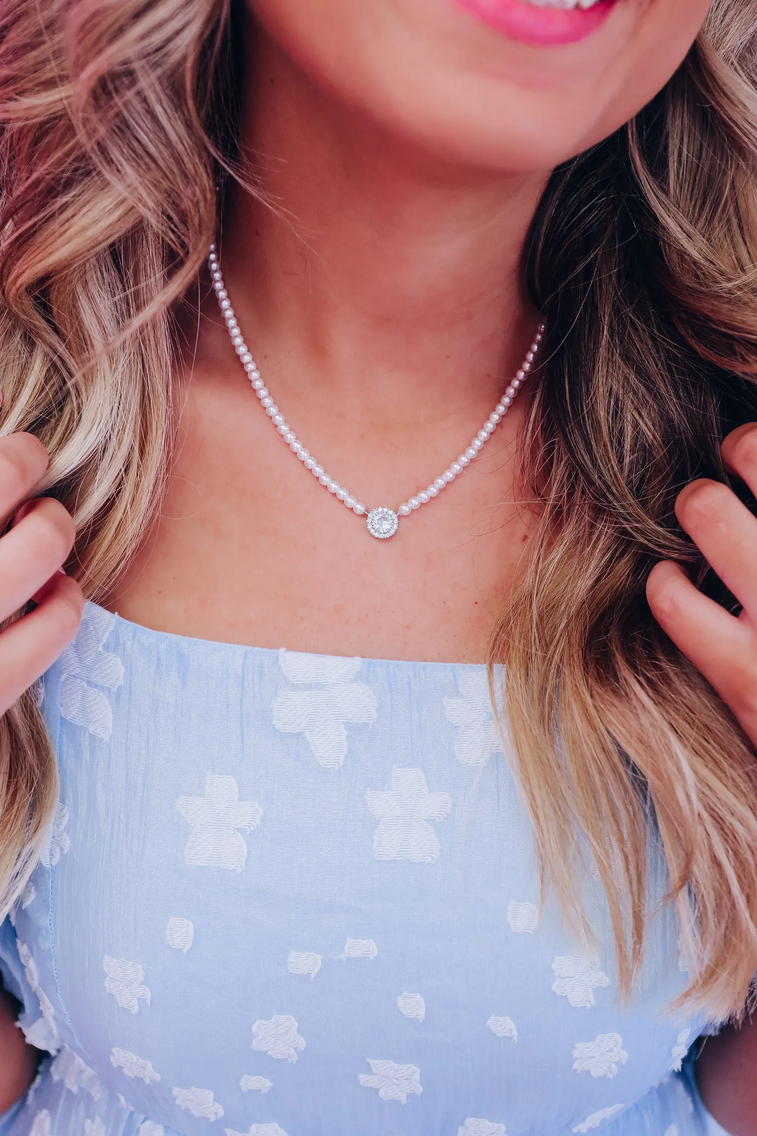 Rhinestone Pendant Pearl Necklace - Silver