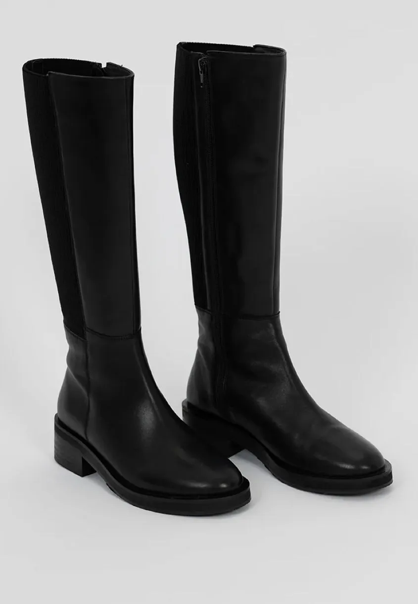 Stilt Boot