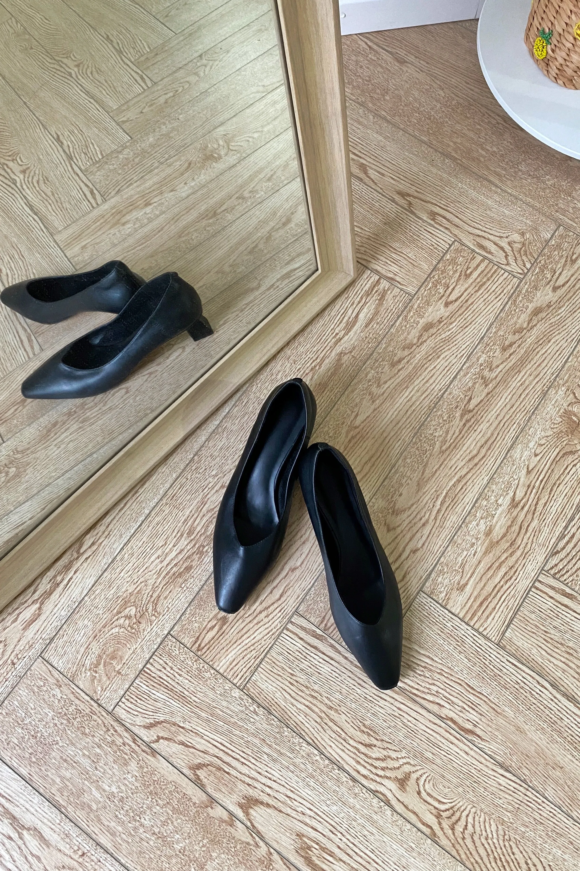 Sylvie Leather Pumps - Black