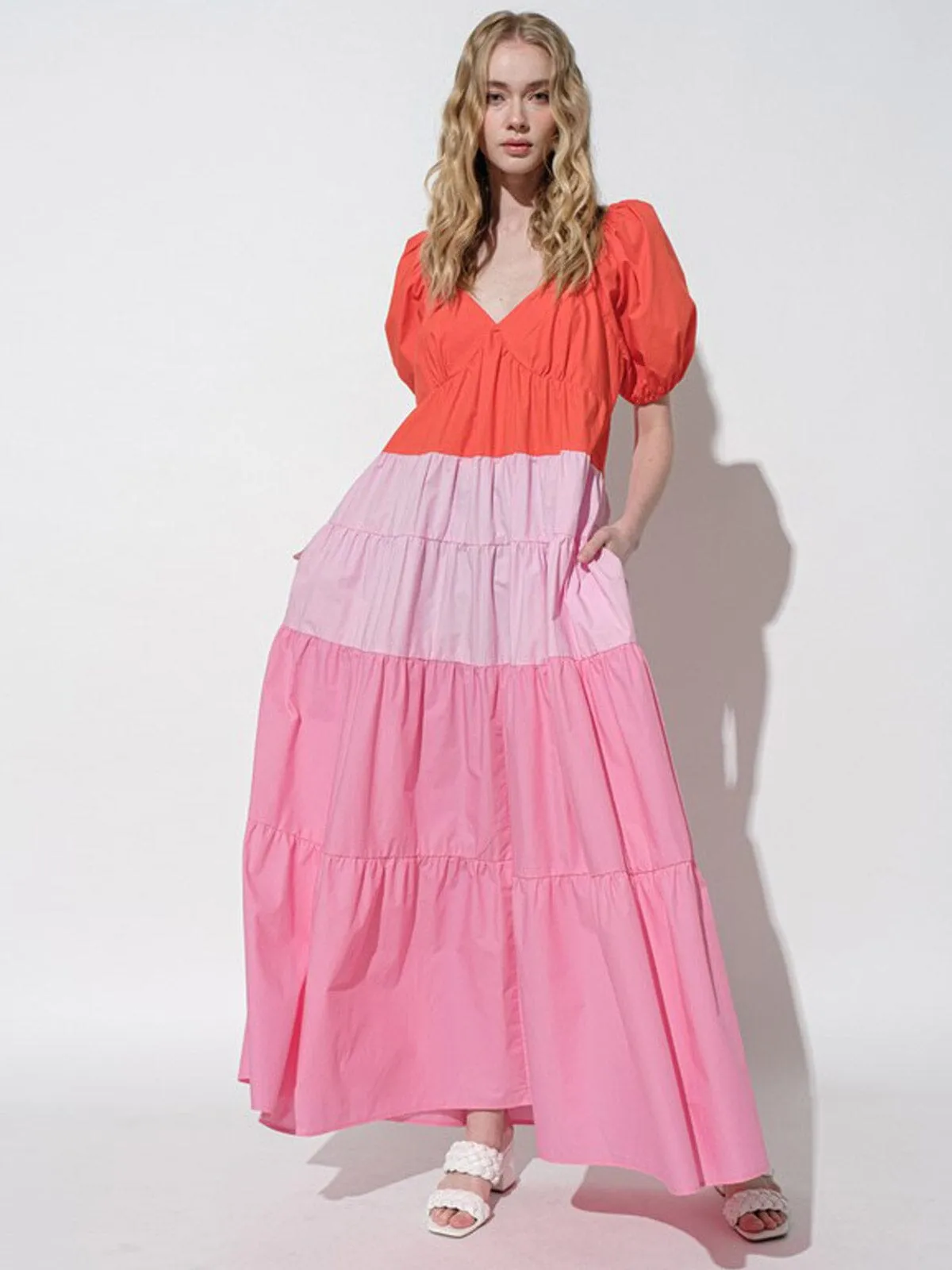 WOMEN'S SHORT SLEEVE V-NECK TIERED COLORBLOCK MAXI DRESS